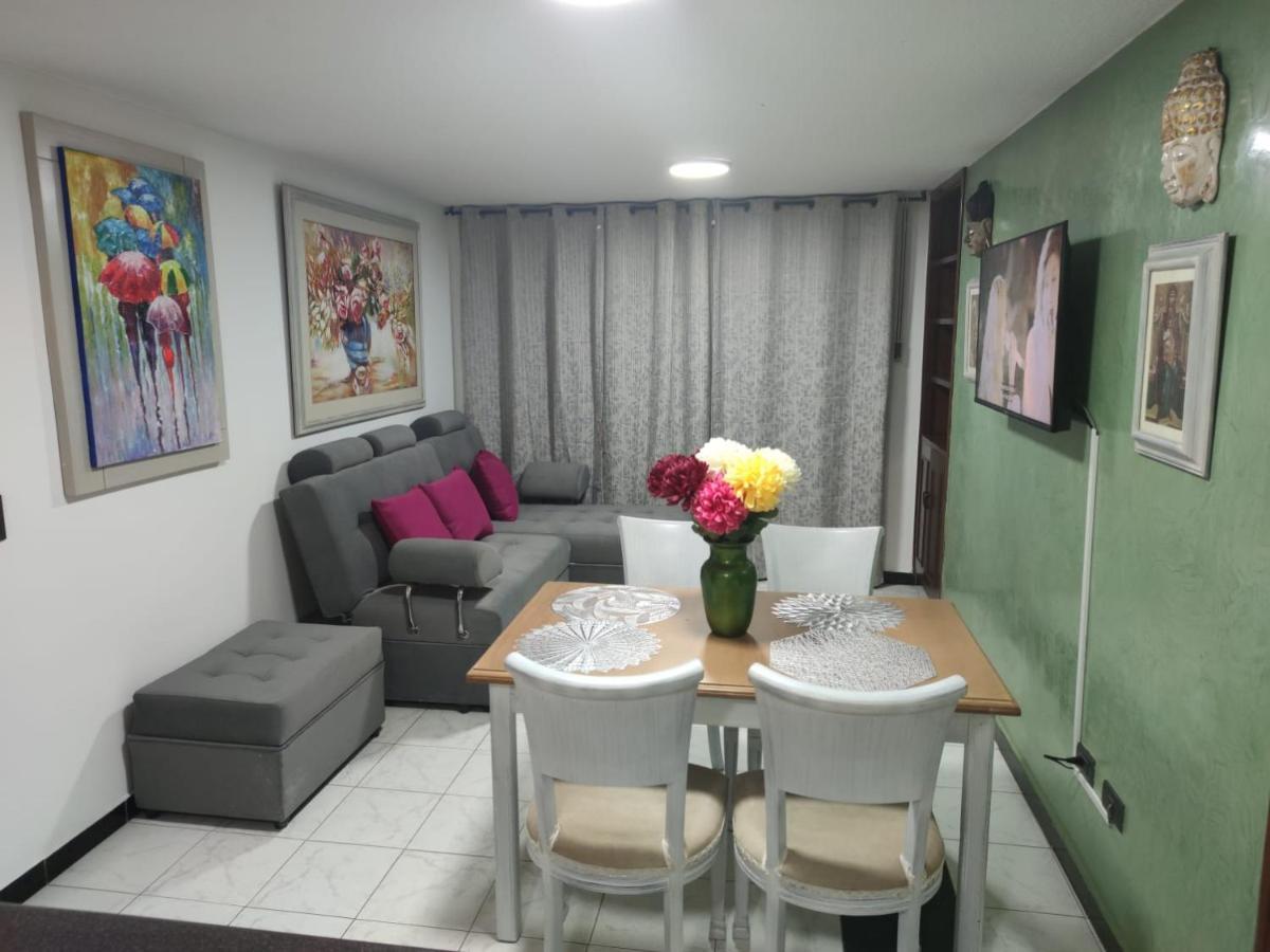 406 Apartaestudio Portal de Cádiz , exclusivo y central, con parqueadero Capacidad 4 personas Appartamento Ibagué Esterno foto