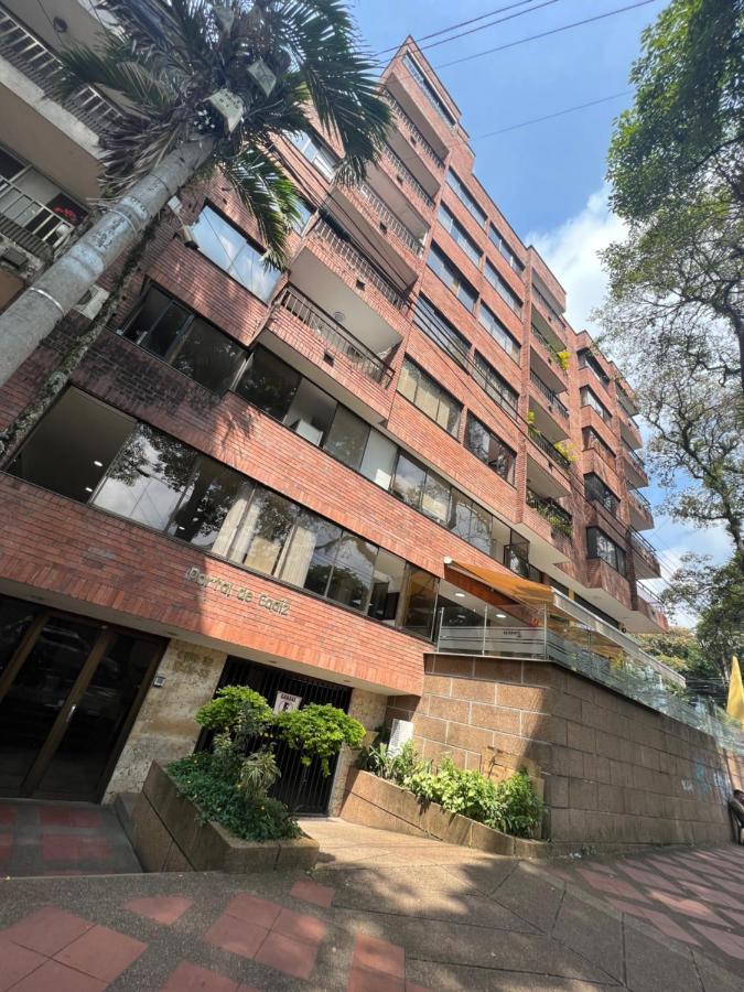 406 Apartaestudio Portal de Cádiz , exclusivo y central, con parqueadero Capacidad 4 personas Appartamento Ibagué Esterno foto